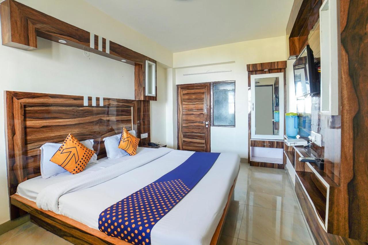מוסורי Super Oyo Sunrise Homestay מראה חיצוני תמונה